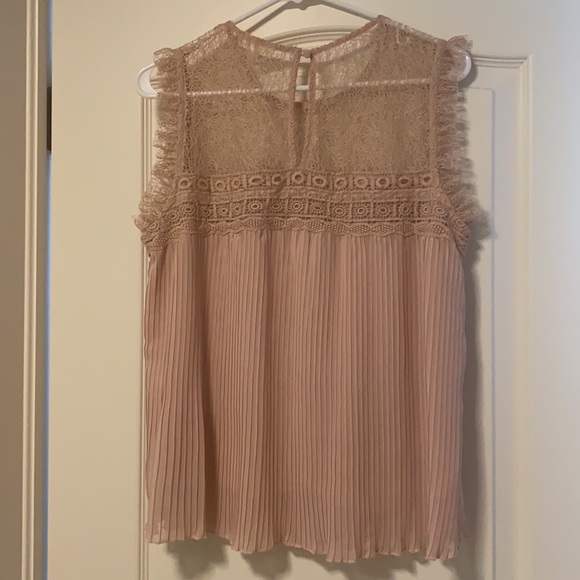 Like new blush detailed top - Picture 3 of 3